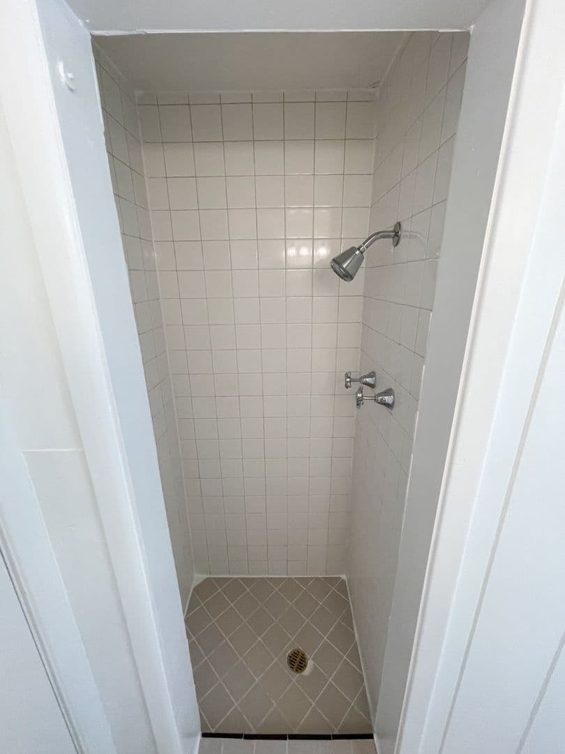Klamath Falls Apartment: 510 Pacific Terrace