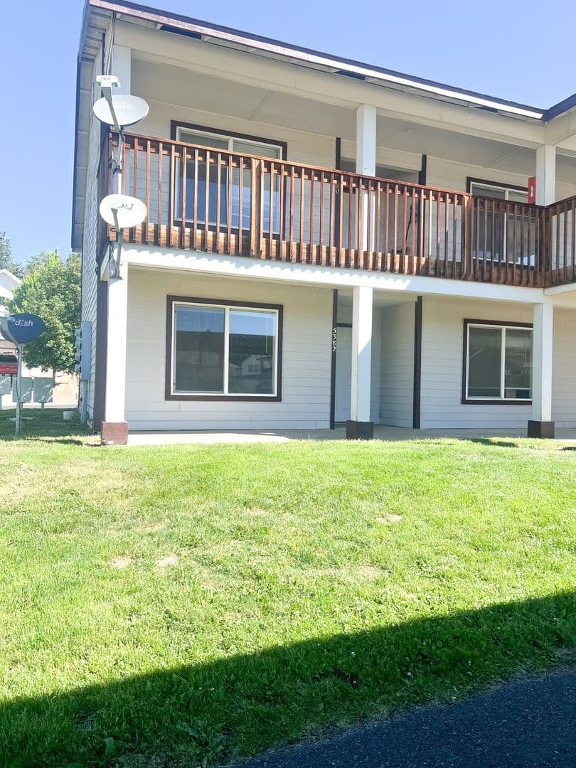 Klamath Falls Apartment: 5382 North Hills Drive