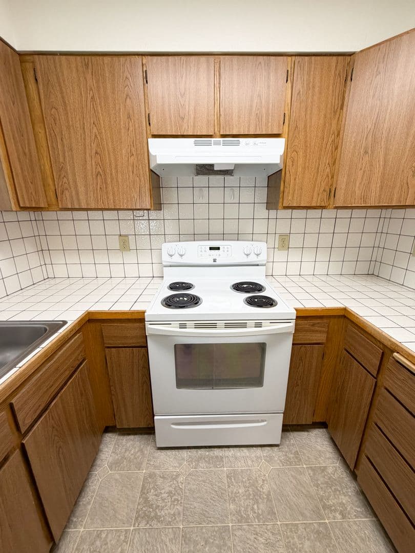 Klamath Falls Apartment: 1846-1848 Sargent Ave