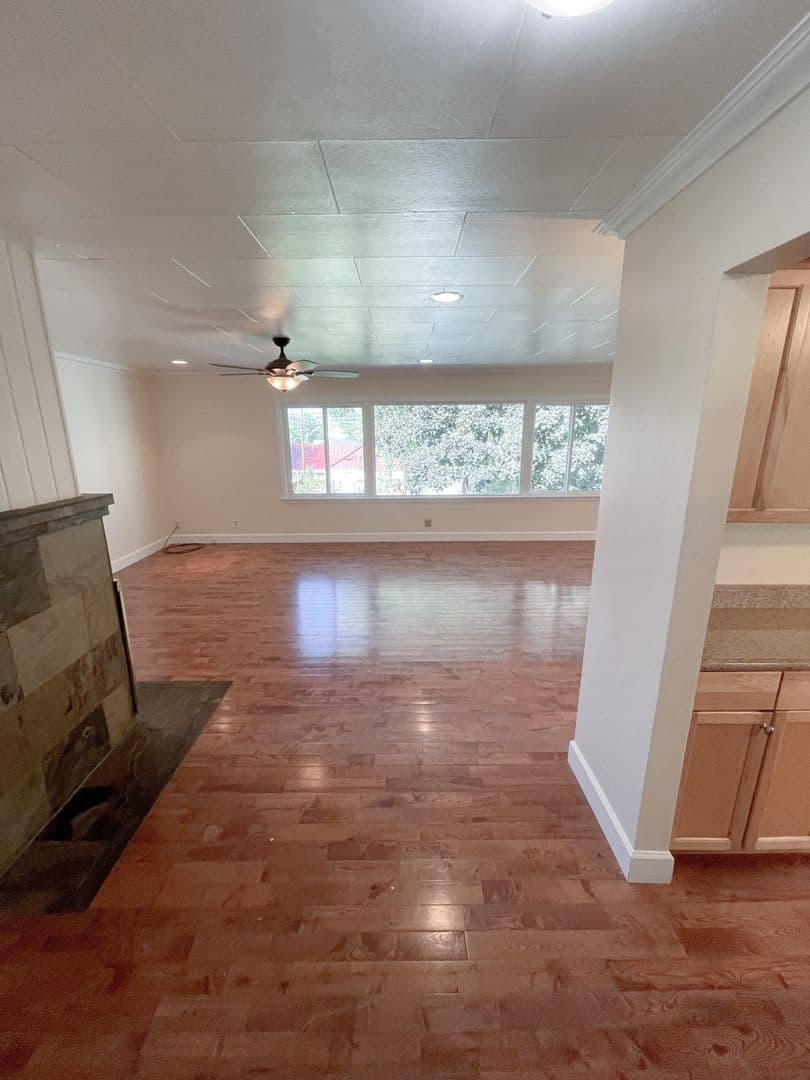 Klamath Falls Apartment: 510 Pacific Terrace