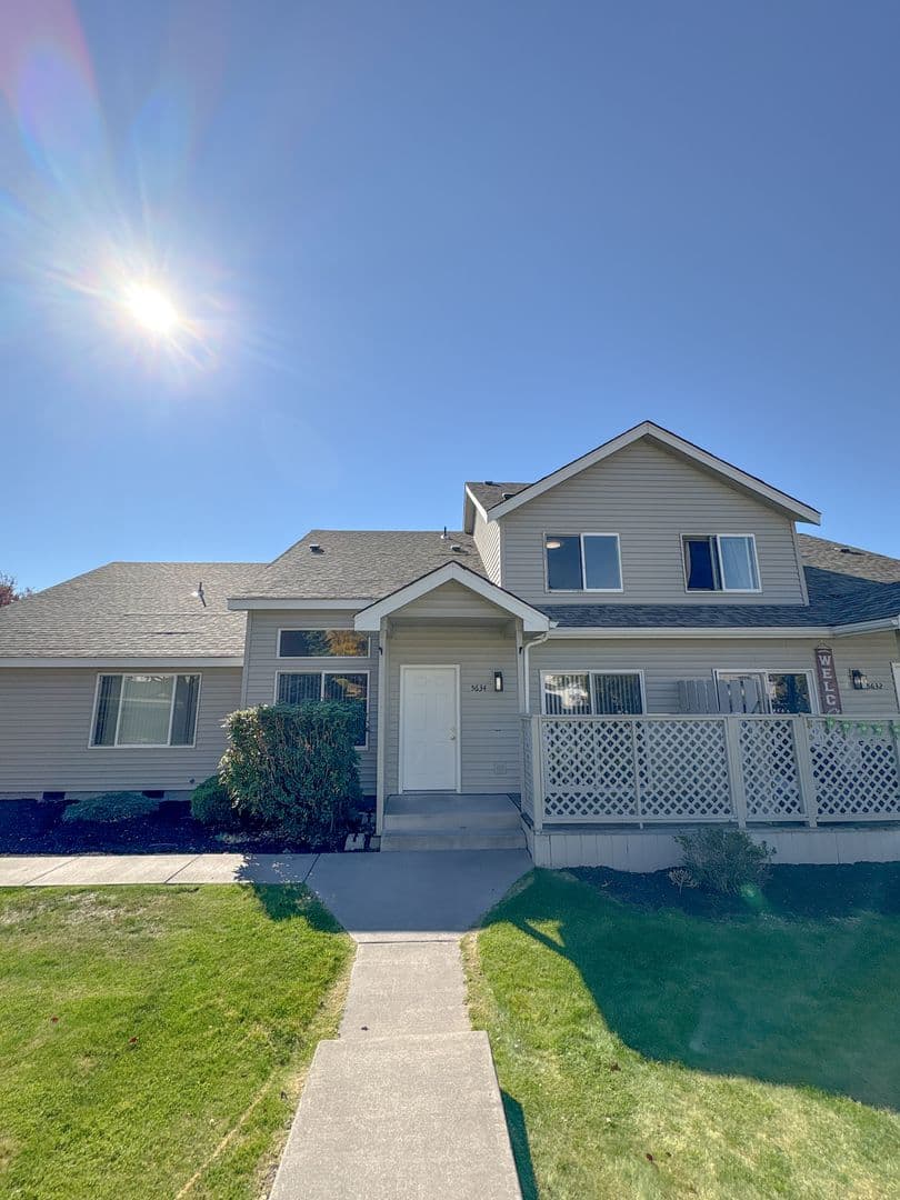 Klamath Falls Apartment: 5630-5632-5634-5636 North Hills Drive