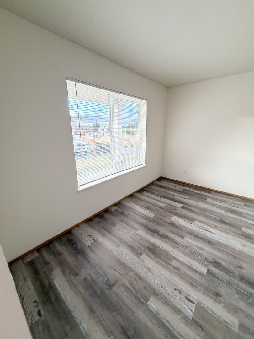 Klamath Falls Apartment: 5382 North Hills Drive