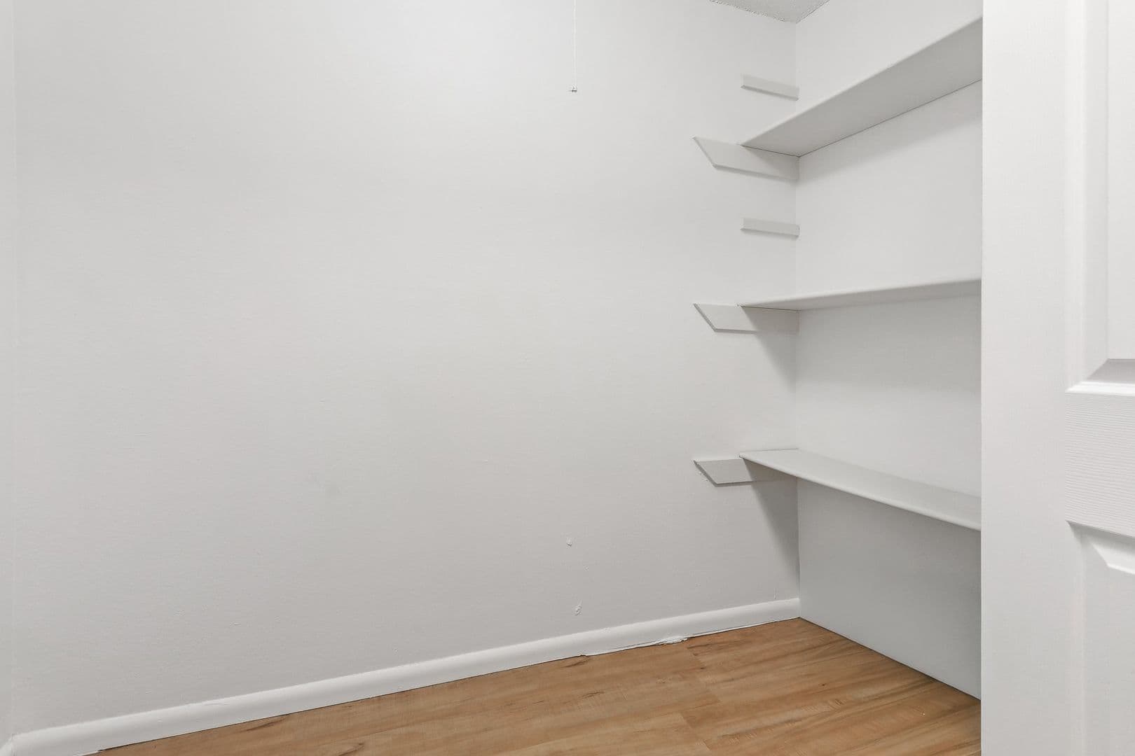 Edmonds Apartment: 7806 196th ST SW