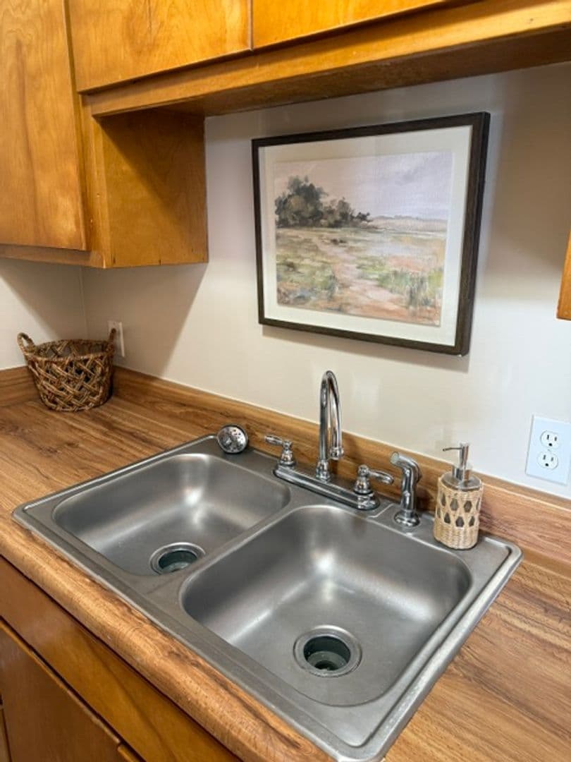 Andalusia Apartment: 100 Captain's Quarters Dr.