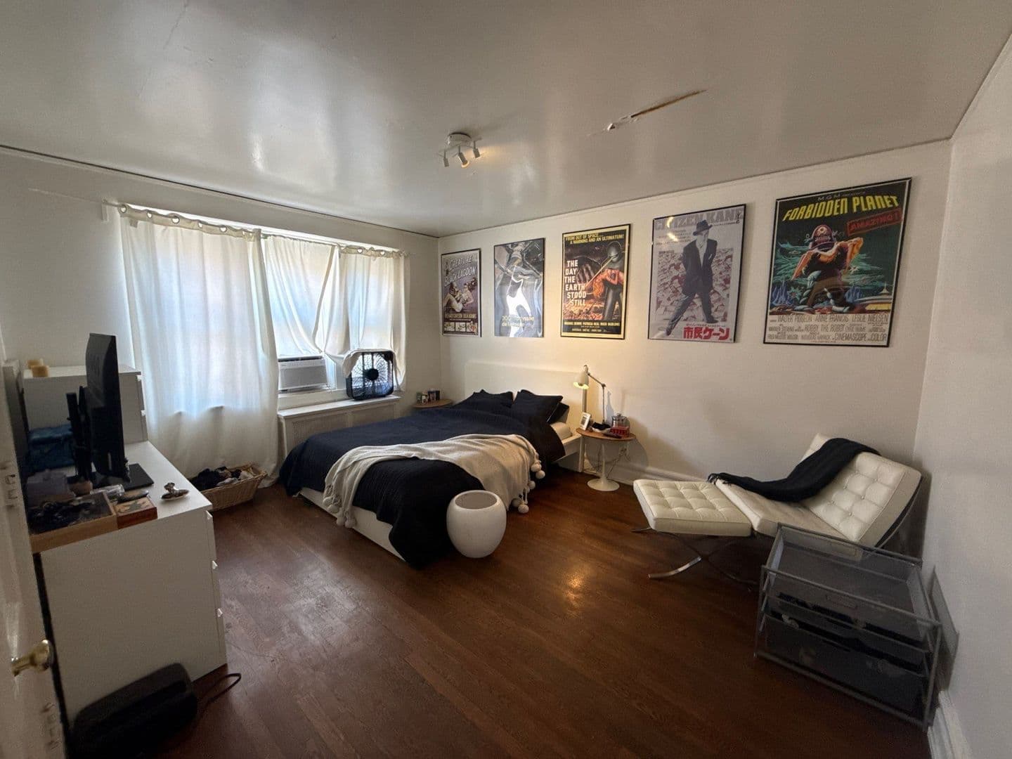 St Louis Apartment: 522 South Hanley Rd
