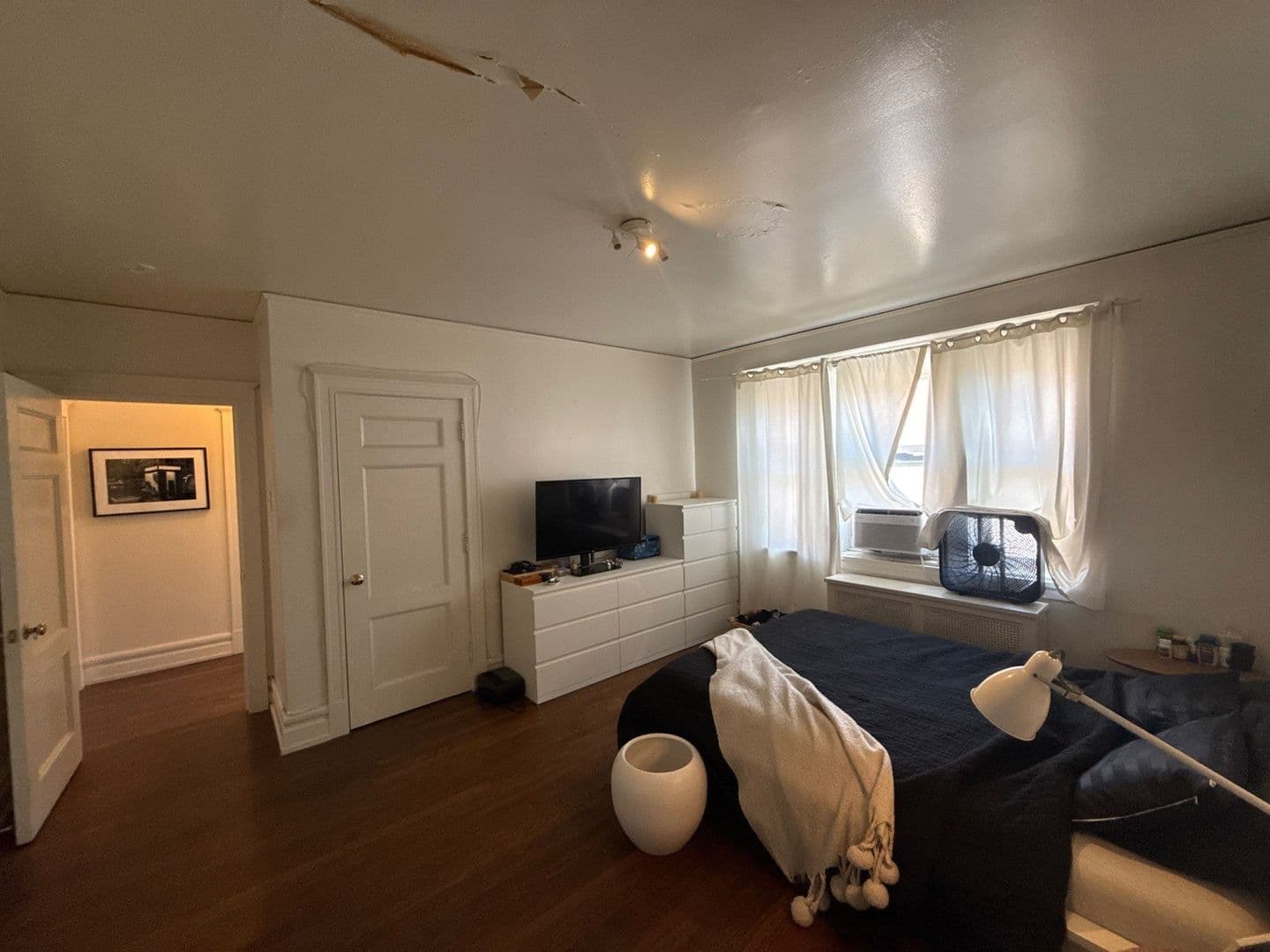 St Louis Apartment: 522 South Hanley Rd