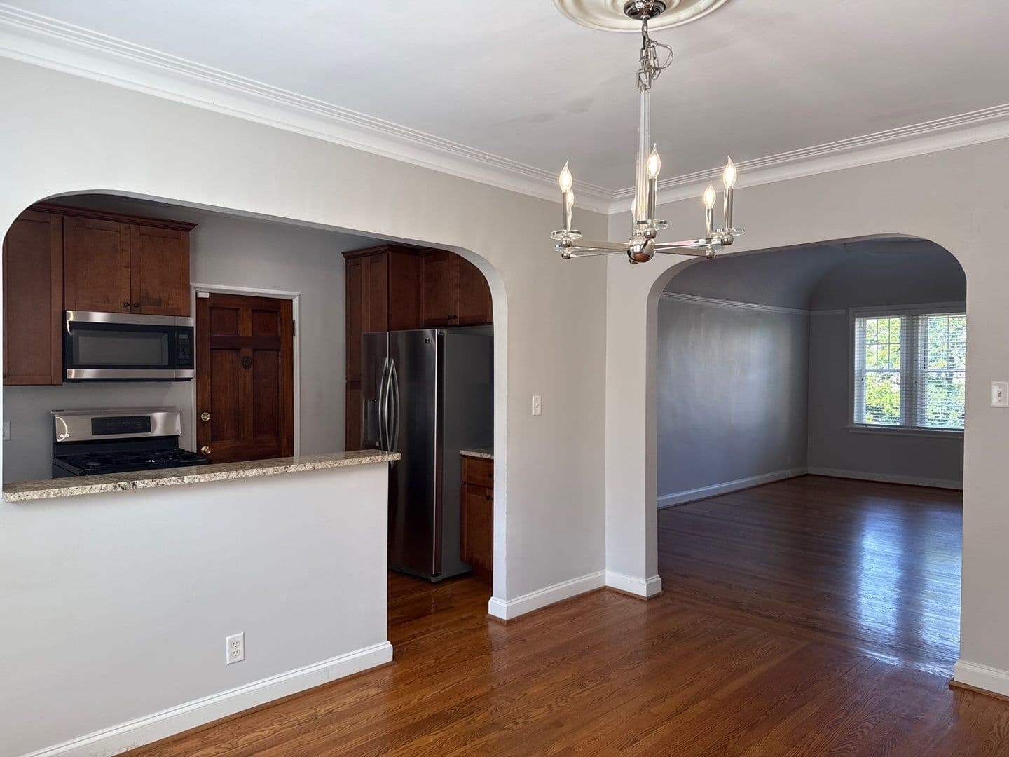 Clayton Apartment: 901 S Hanley Rd