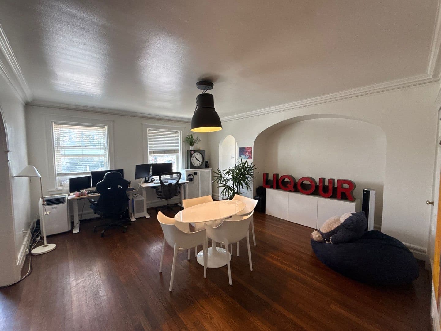 St Louis Apartment: 522 South Hanley Rd