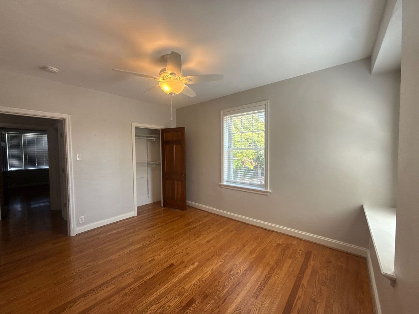 Clayton Apartment: 901 S Hanley Rd