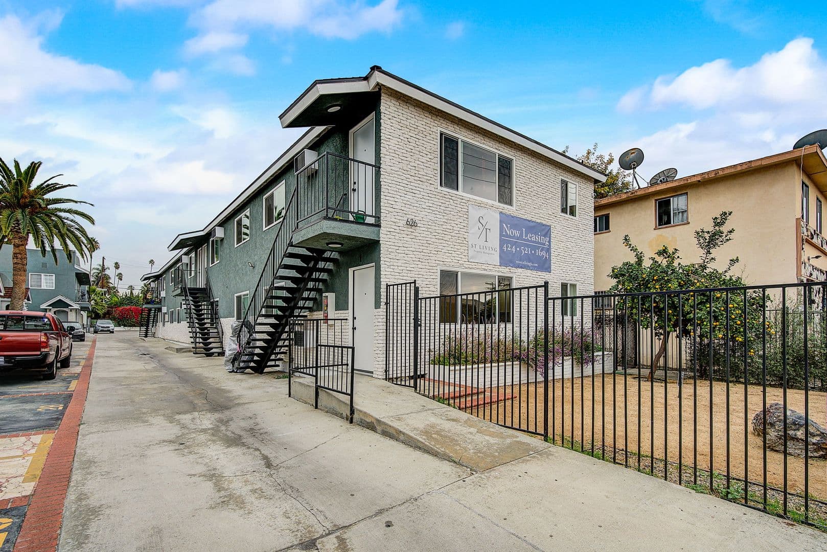 Los Angeles Apartment: 626 N Kingsley Dr