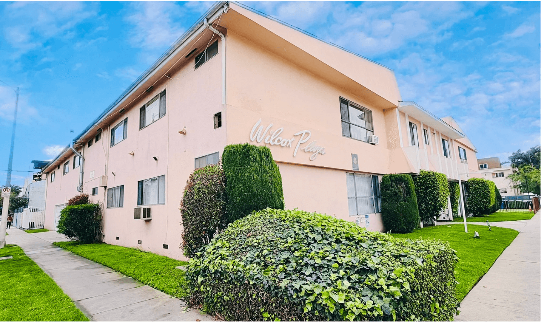 Los Angles Apartment: 956 Wilcox Ave
