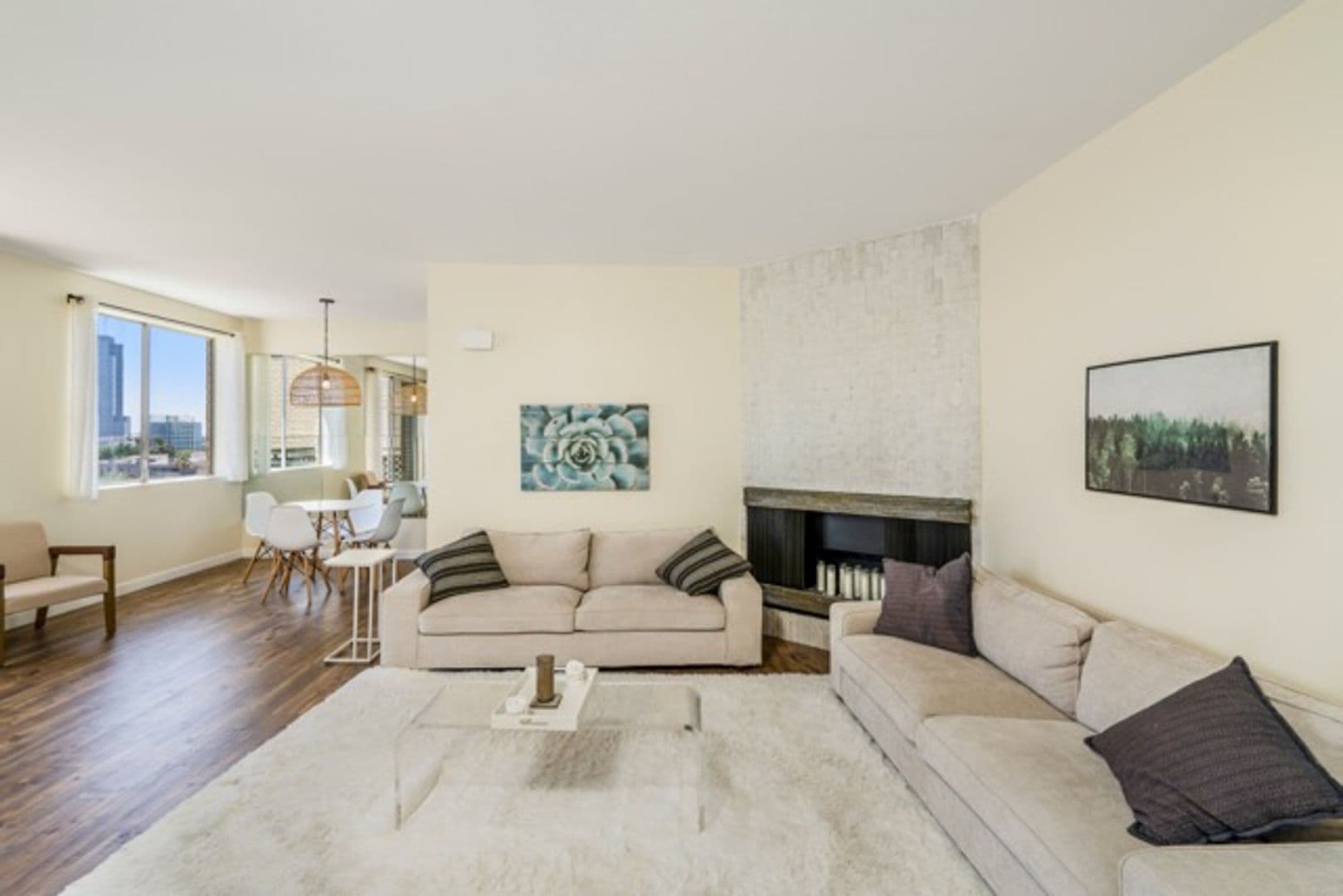 Los Angeles Apartment: 1377 S Beverly Glen Blvd