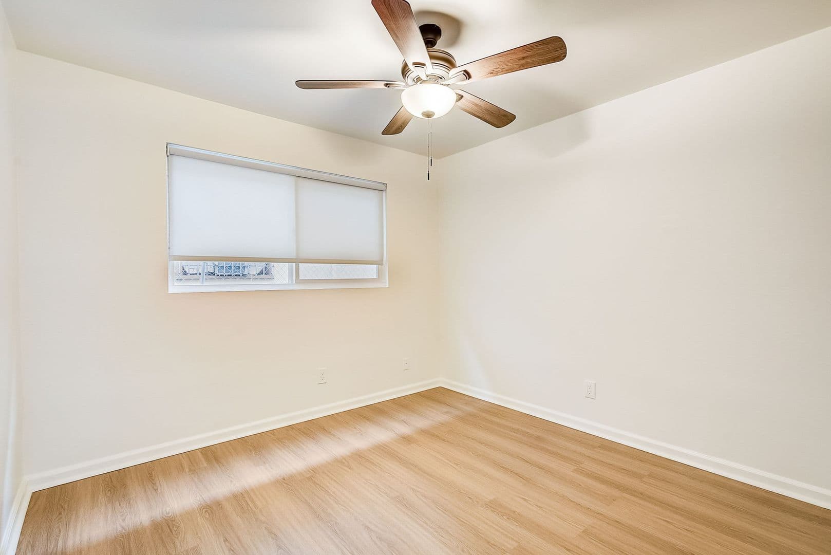 Los Angeles Apartment: 626 N Kingsley Dr