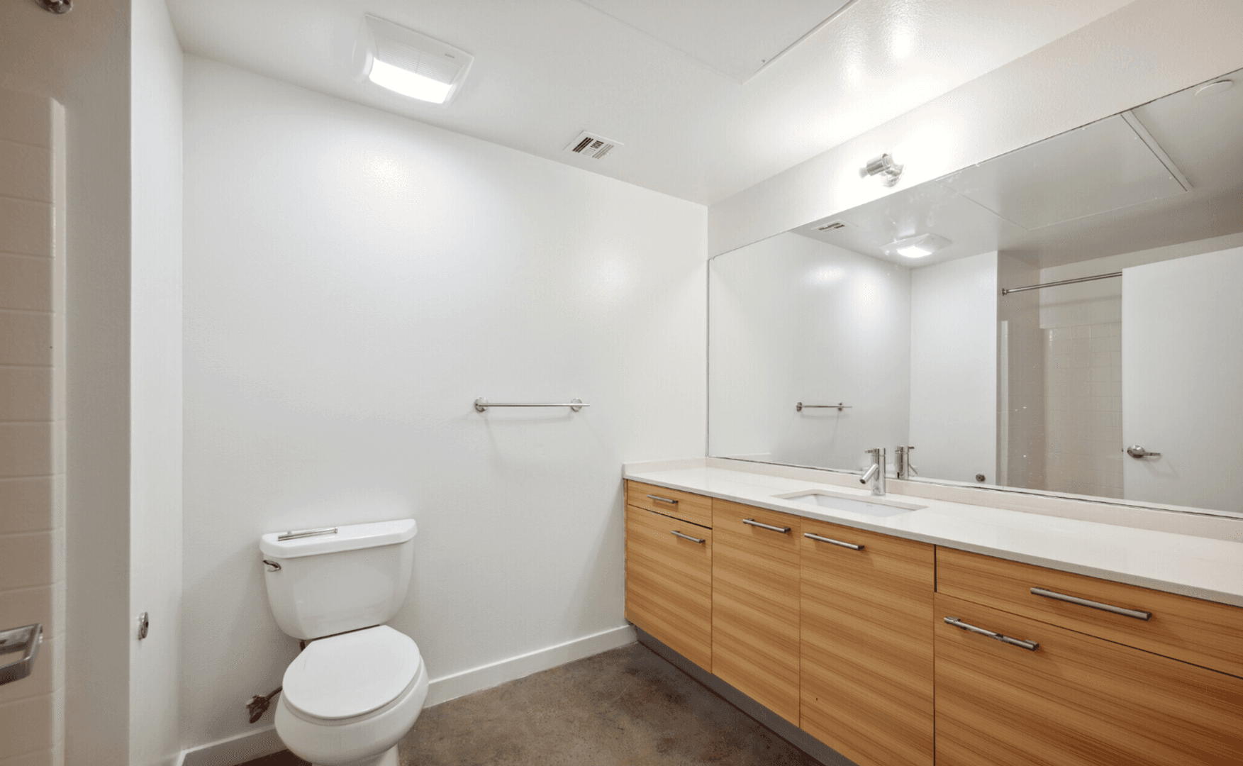 Los Angeles Apartment: 3992 Inglewood Blvd