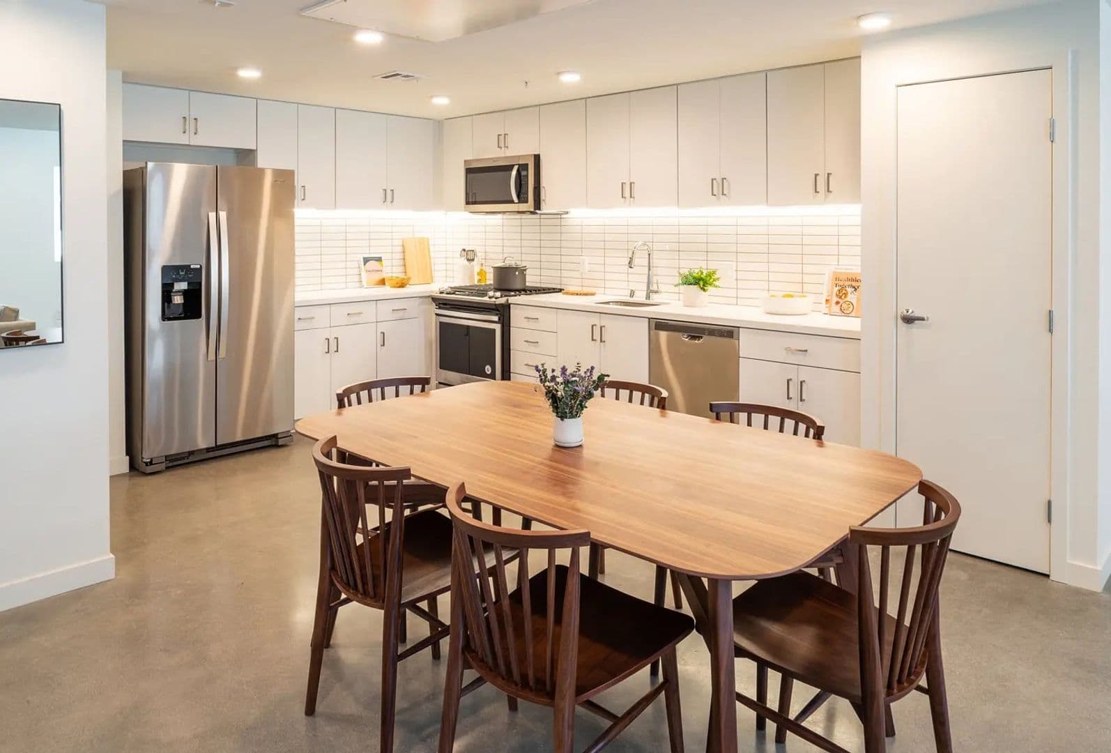 North Hollywood Apartment: 5544 Bonner Ave