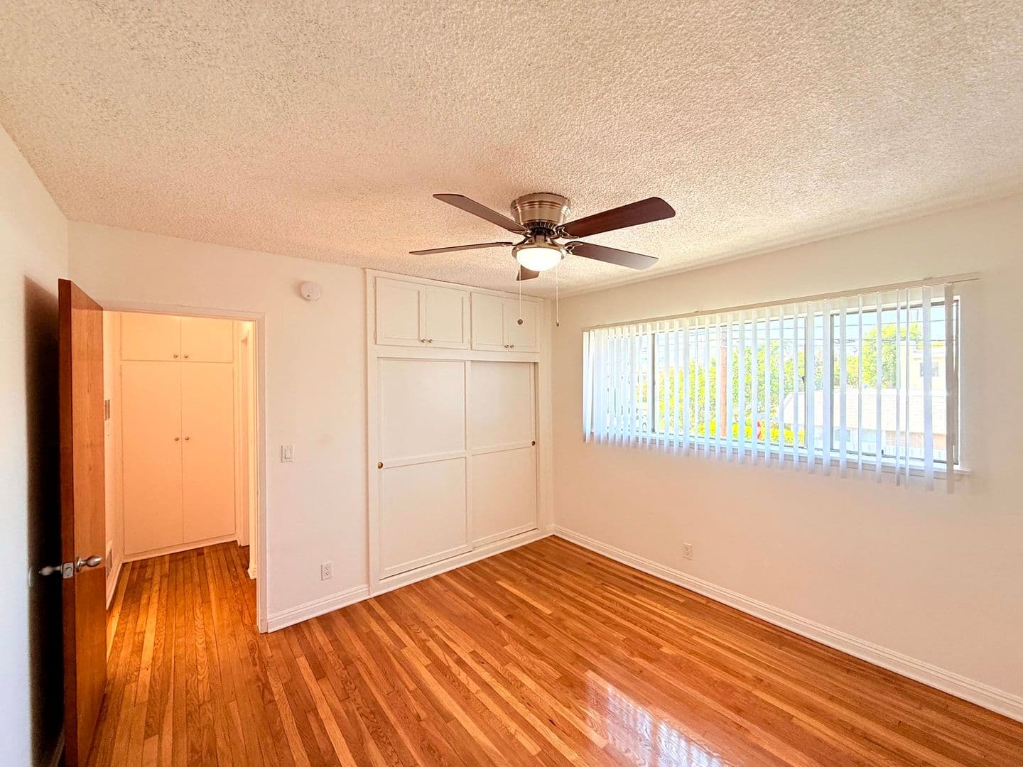 Los Angles Apartment: 956 Wilcox Ave