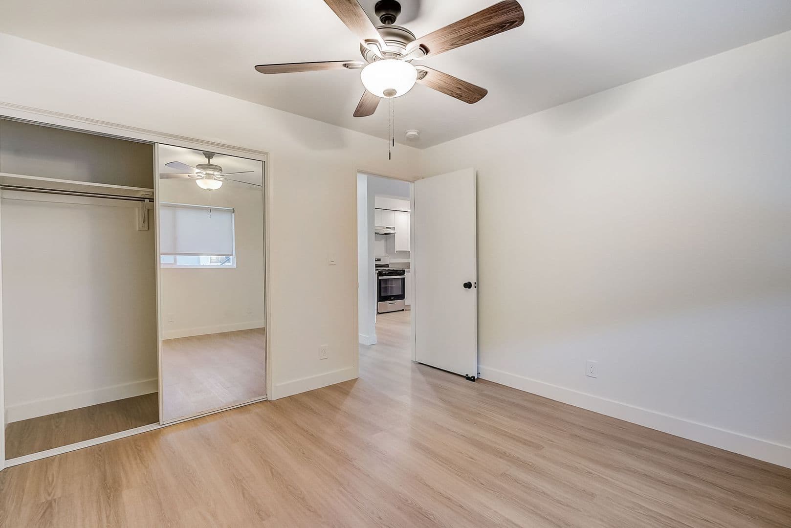 Los Angeles Apartment: 626 N Kingsley Dr