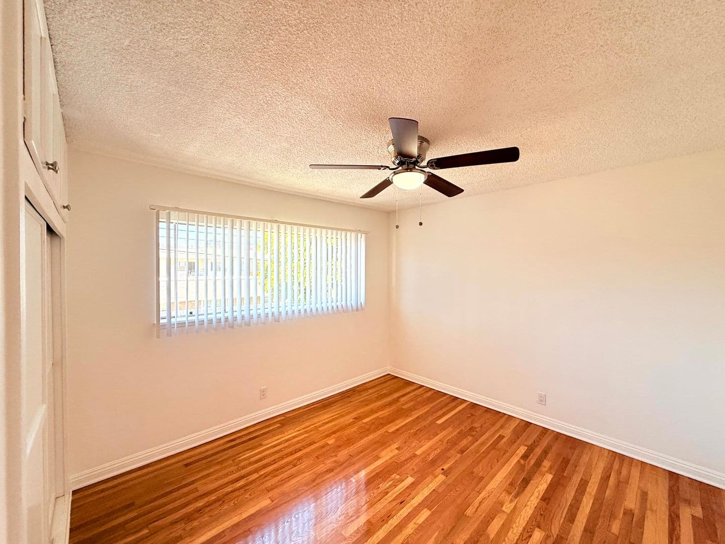 Los Angles Apartment: 956 Wilcox Ave