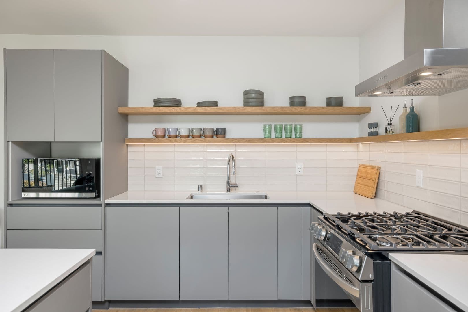 Los Angeles Apartment: 1422 Tamarind Ave  - 15