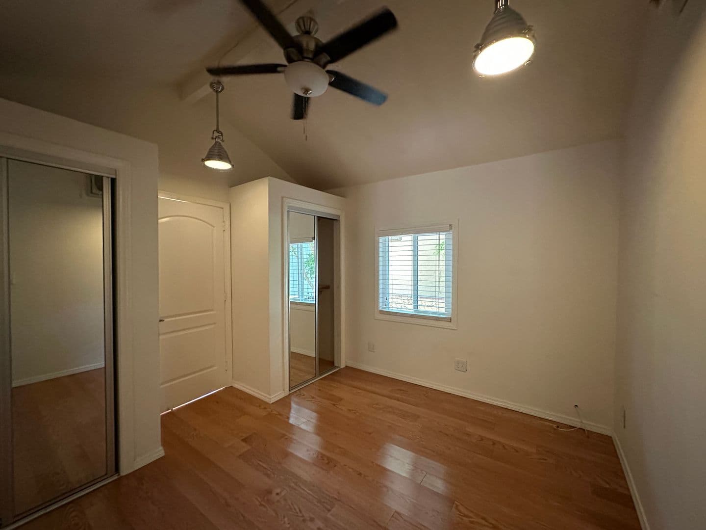 Los Angeles Apartment: 1947 Wilcox Avenue
