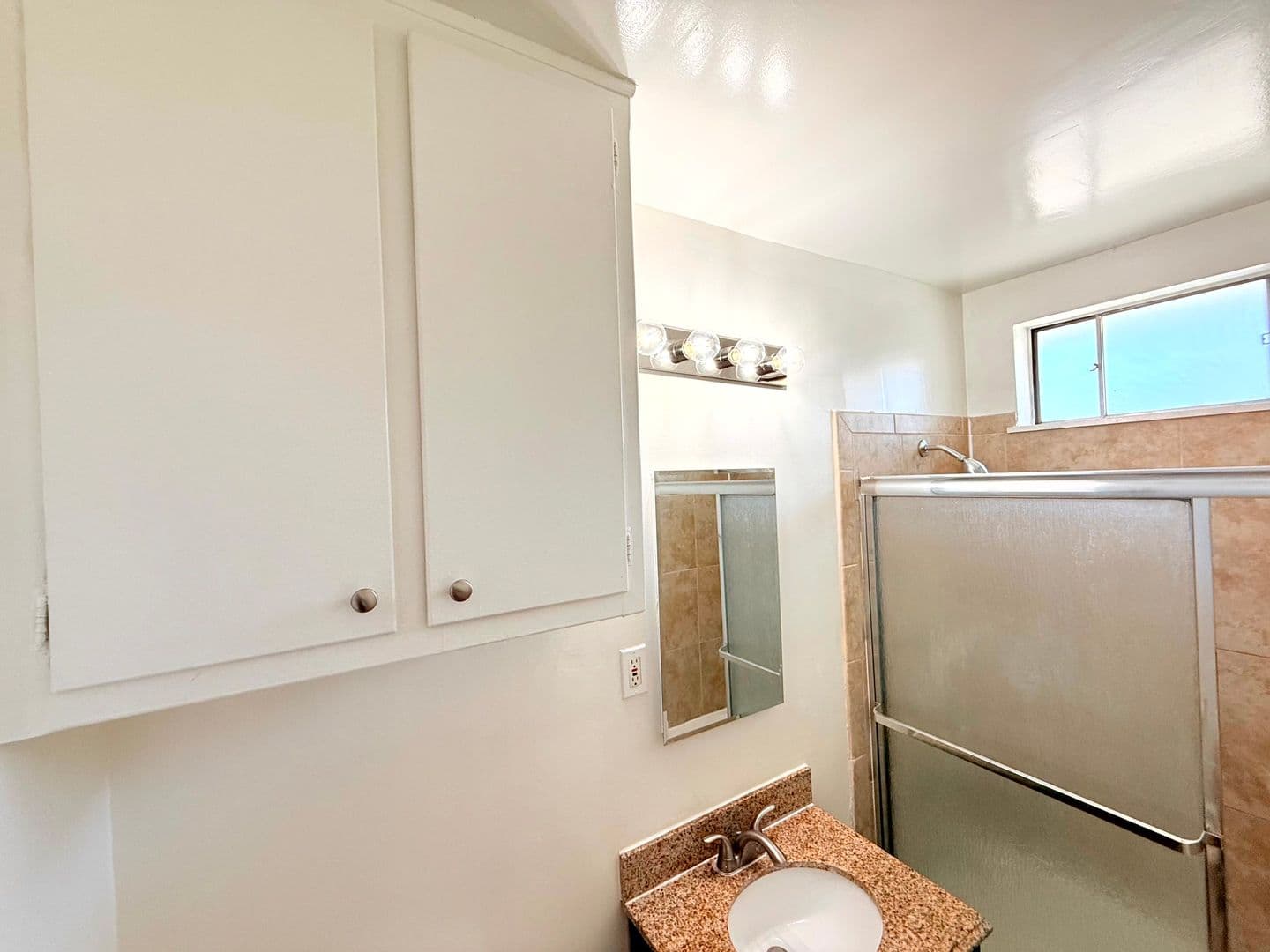 Los Angles Apartment: 956 Wilcox Ave