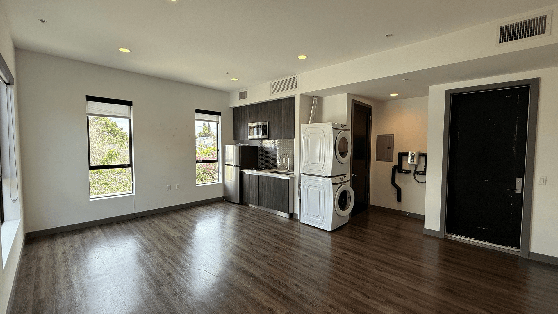 Culver City Apartment: 5036 S. Slauson Ave