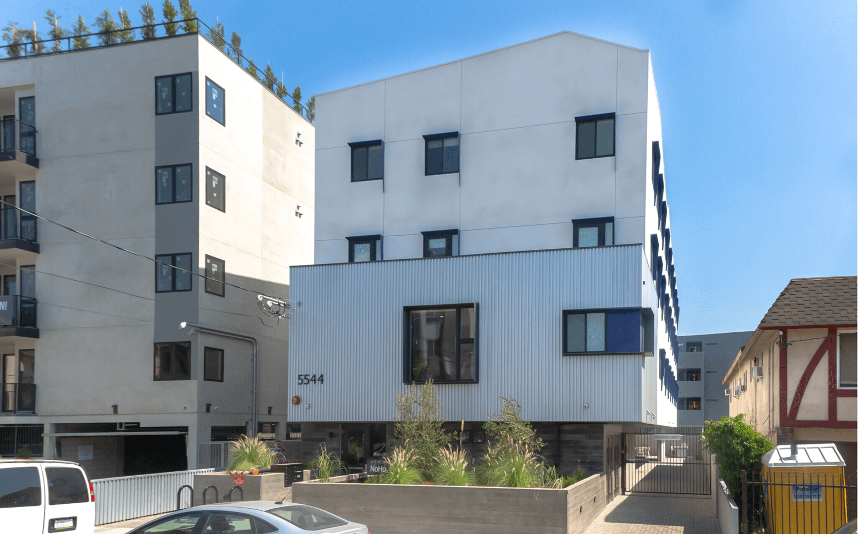North Hollywood Apartment: 5544 Bonner Ave