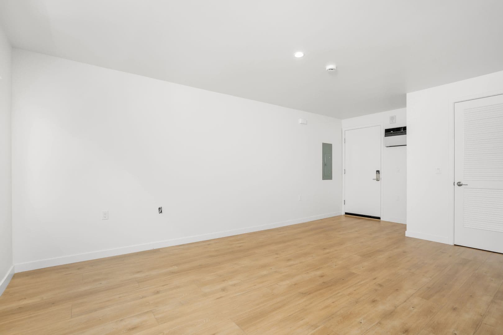 Los Angeles Apartment: 1422 Tamarind Ave  - 15