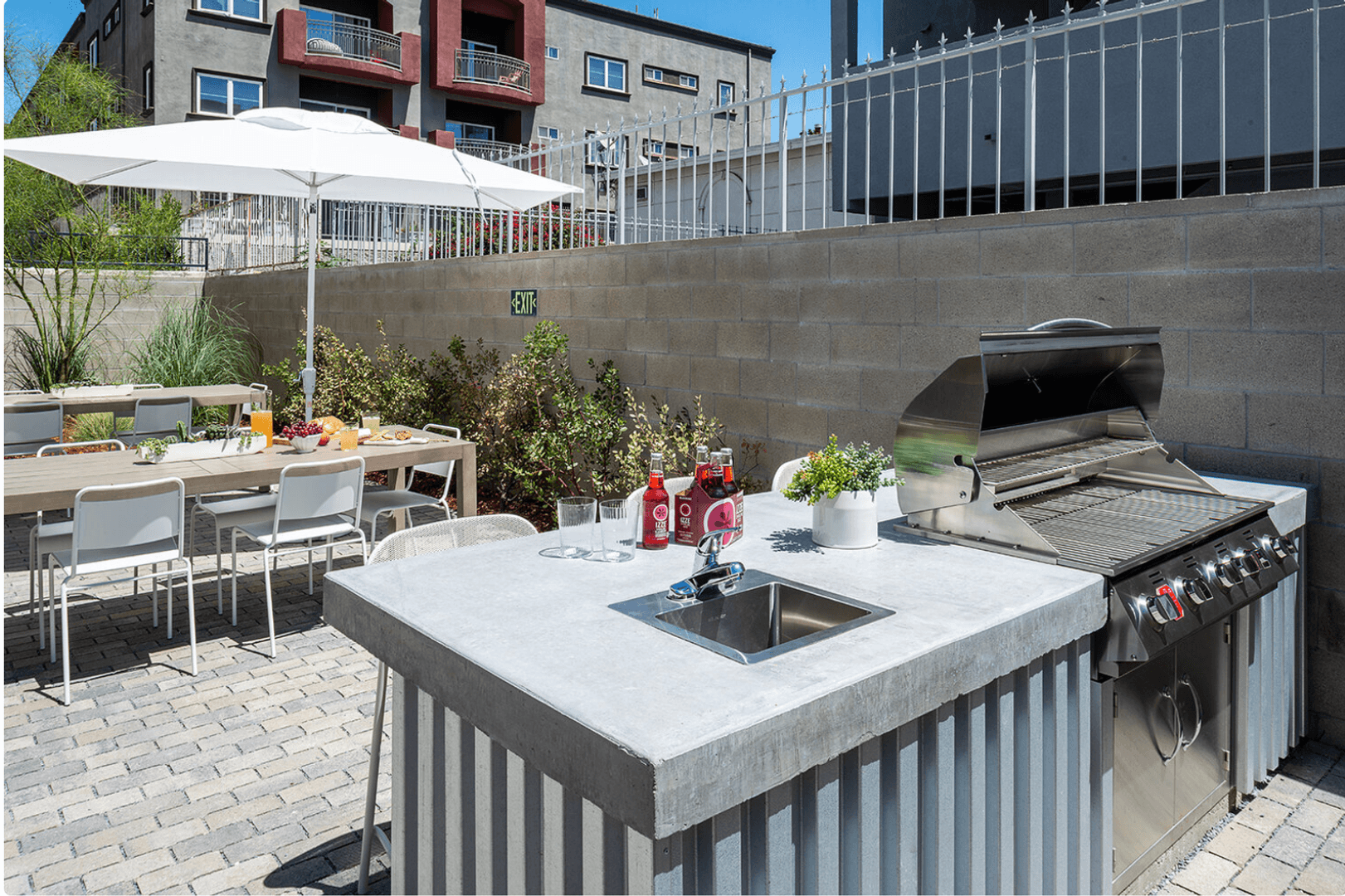 North Hollywood Apartment: 5544 Bonner Ave