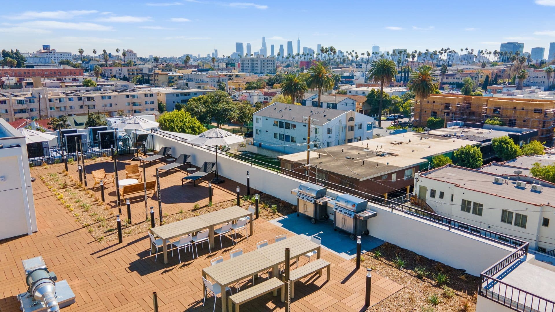 Los Angeles Apartment: 426 North Alexandria Ave
