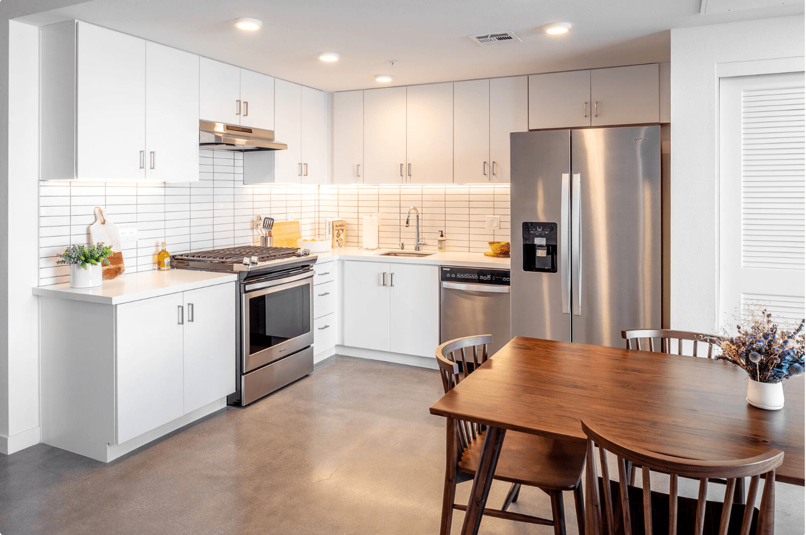 North Hollywood Apartment: 5544 Bonner Ave