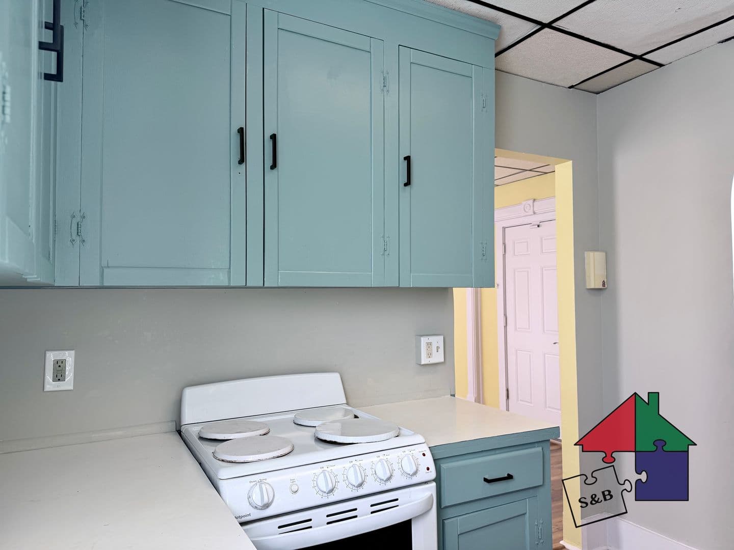 Barre Apartment: 8 North St