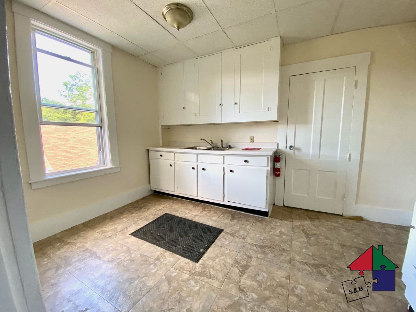 Barre Apartment: 21 Highland Ave