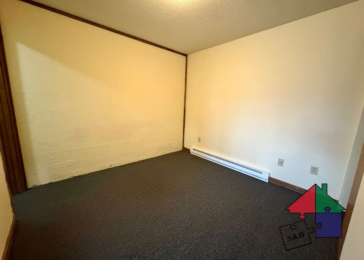South Burlington Apartment: 833 Queen City Park Rd.
