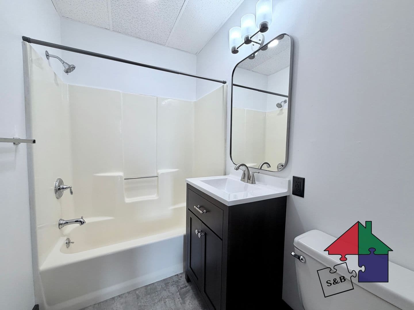 Barre Apartment: 162 North Main Street