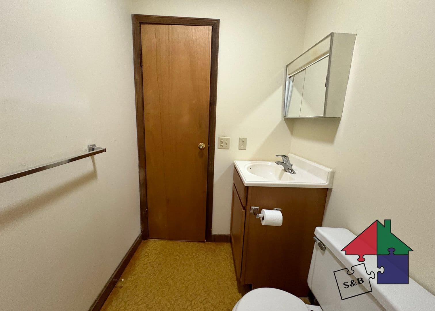 South Burlington Apartment: 833 Queen City Park Rd.