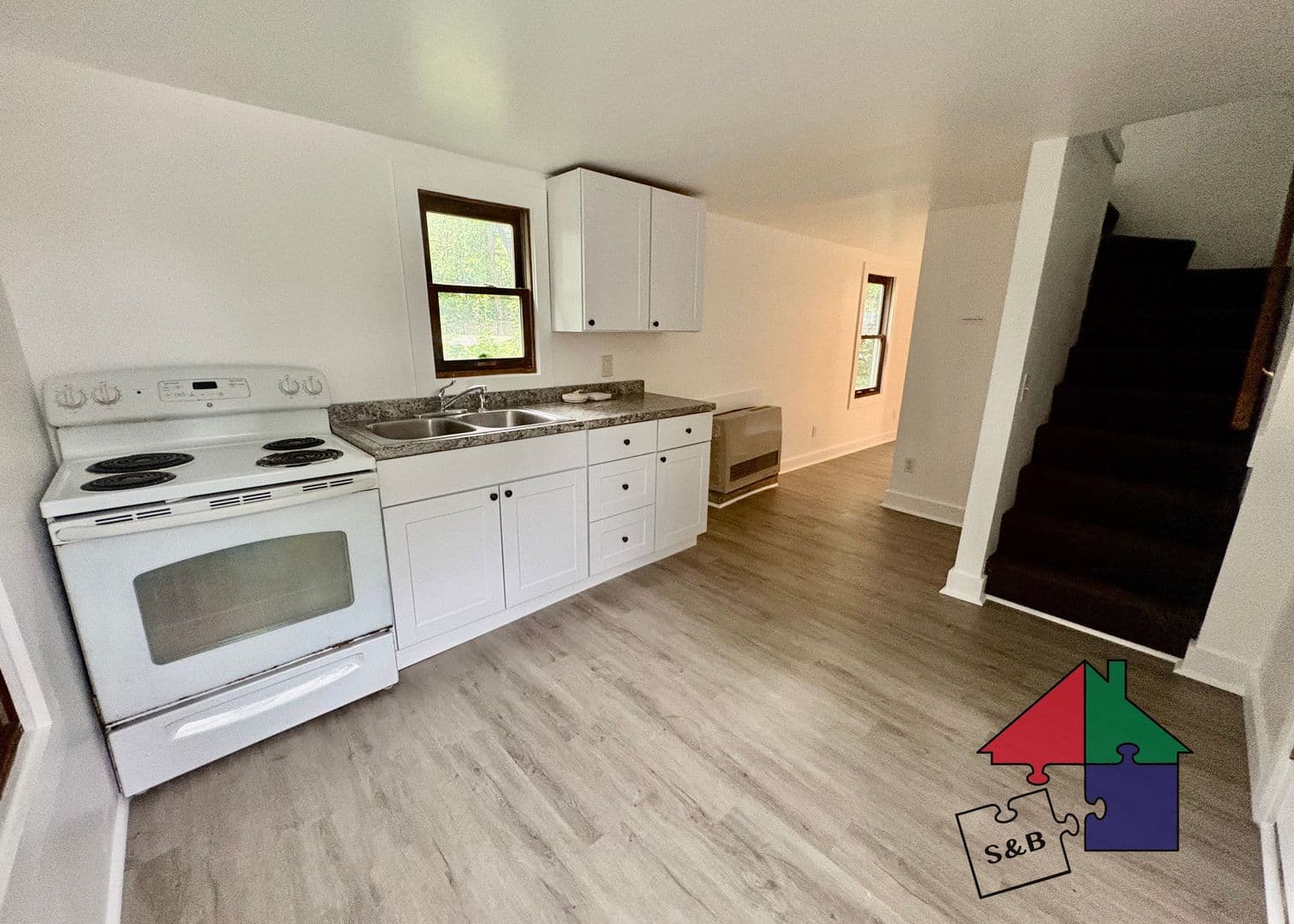 Burlington Apartment: 214-216 Pine St