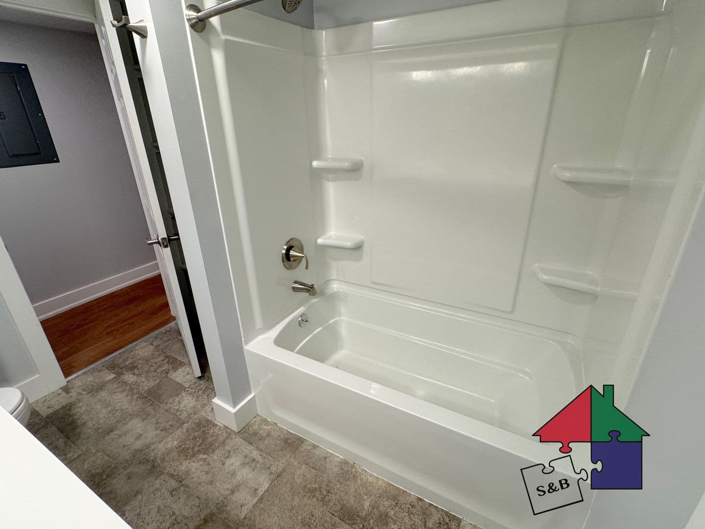 Burlington Apartment: 166 N. Winooski Ave