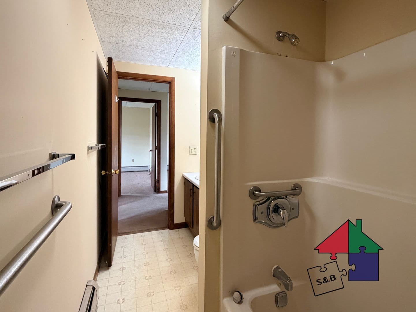 Barre Apartment: 111-113 Allen St