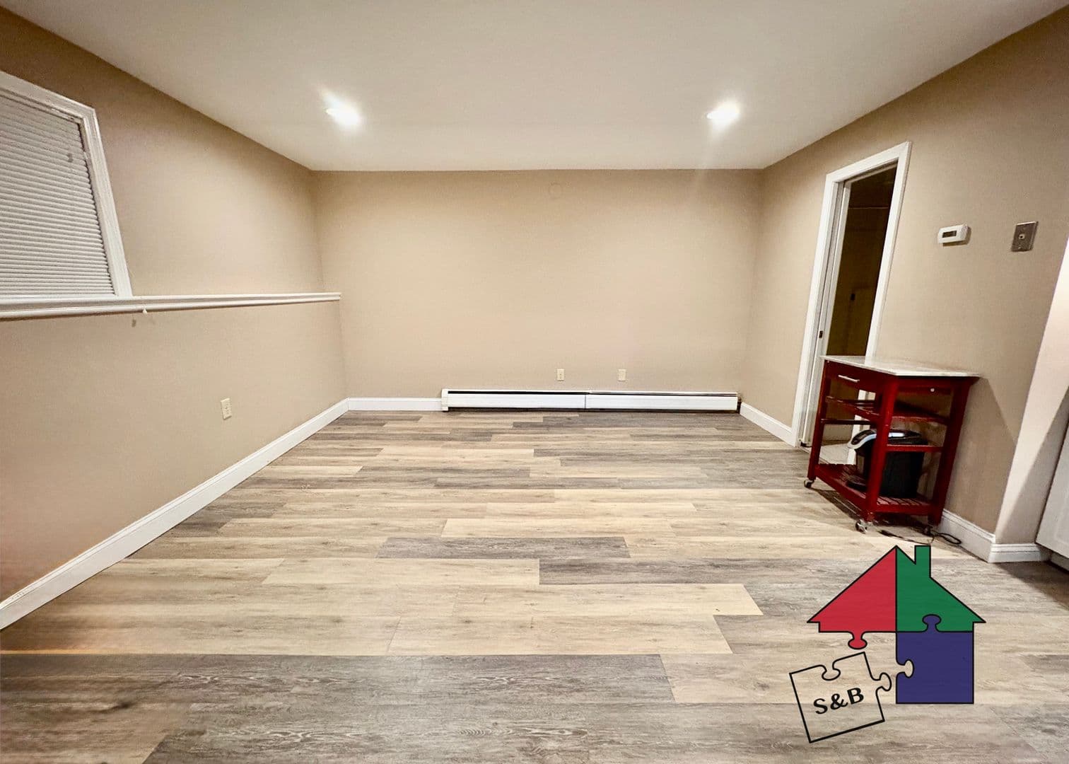 Shelburne Apartment: 276 Locust Hill