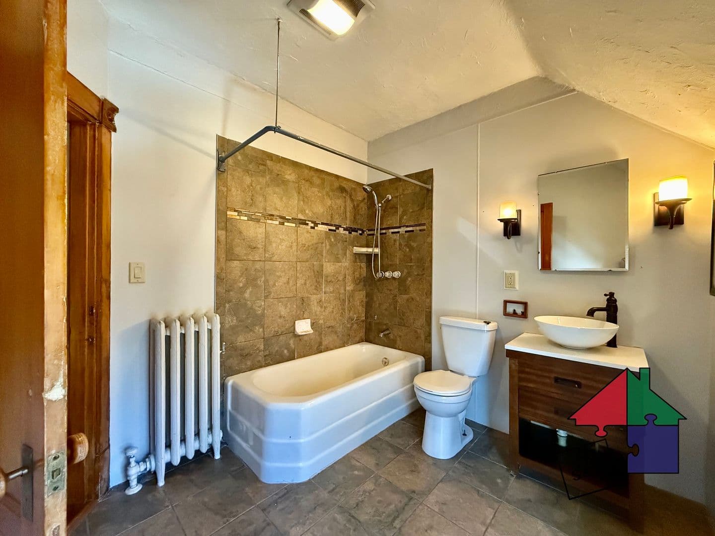 Barre Apartment: 19 College St