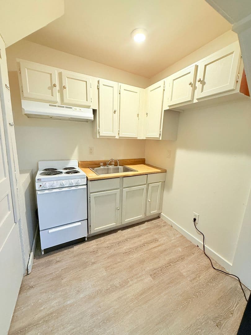 Winooski Apartment: 94 Malletts Bay Avenue