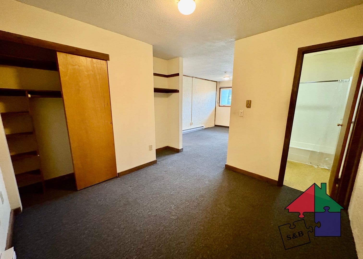 South Burlington Apartment: 833 Queen City Park Rd.