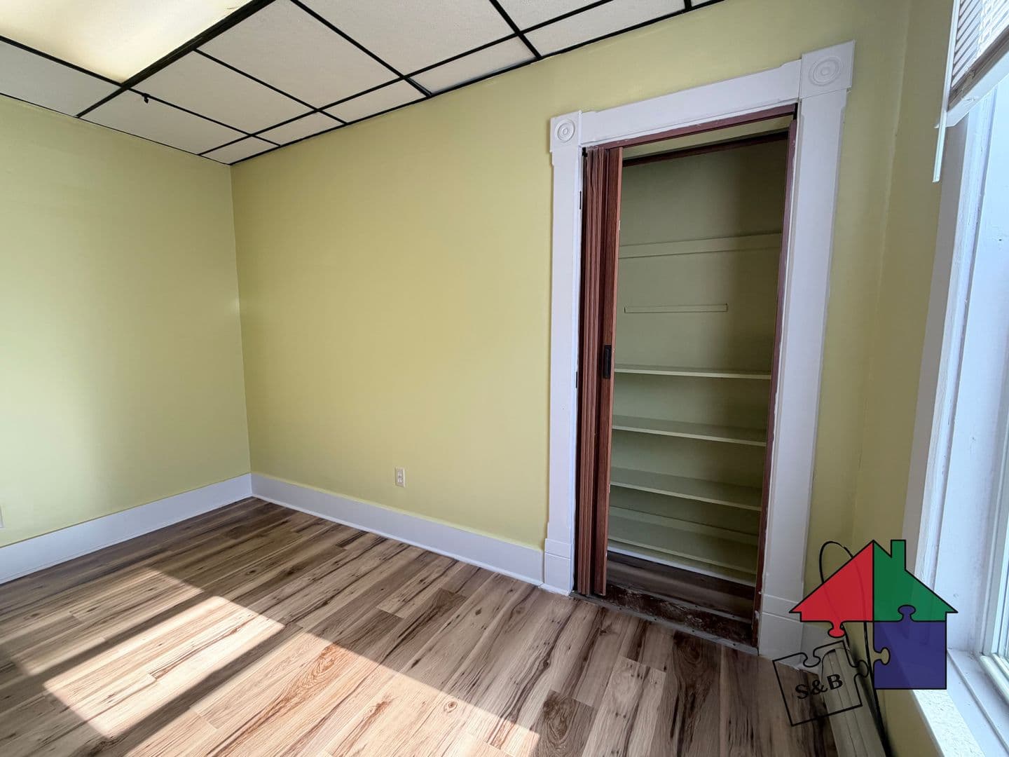 Barre Apartment: 8 North St