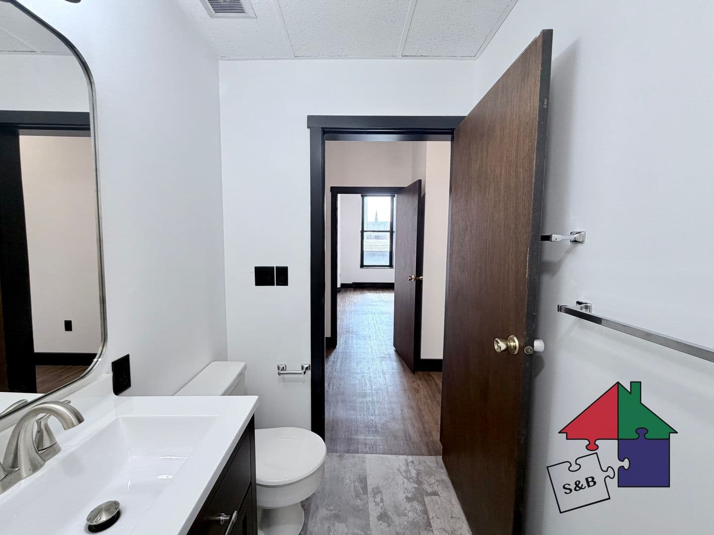 Barre Apartment: 162 North Main Street