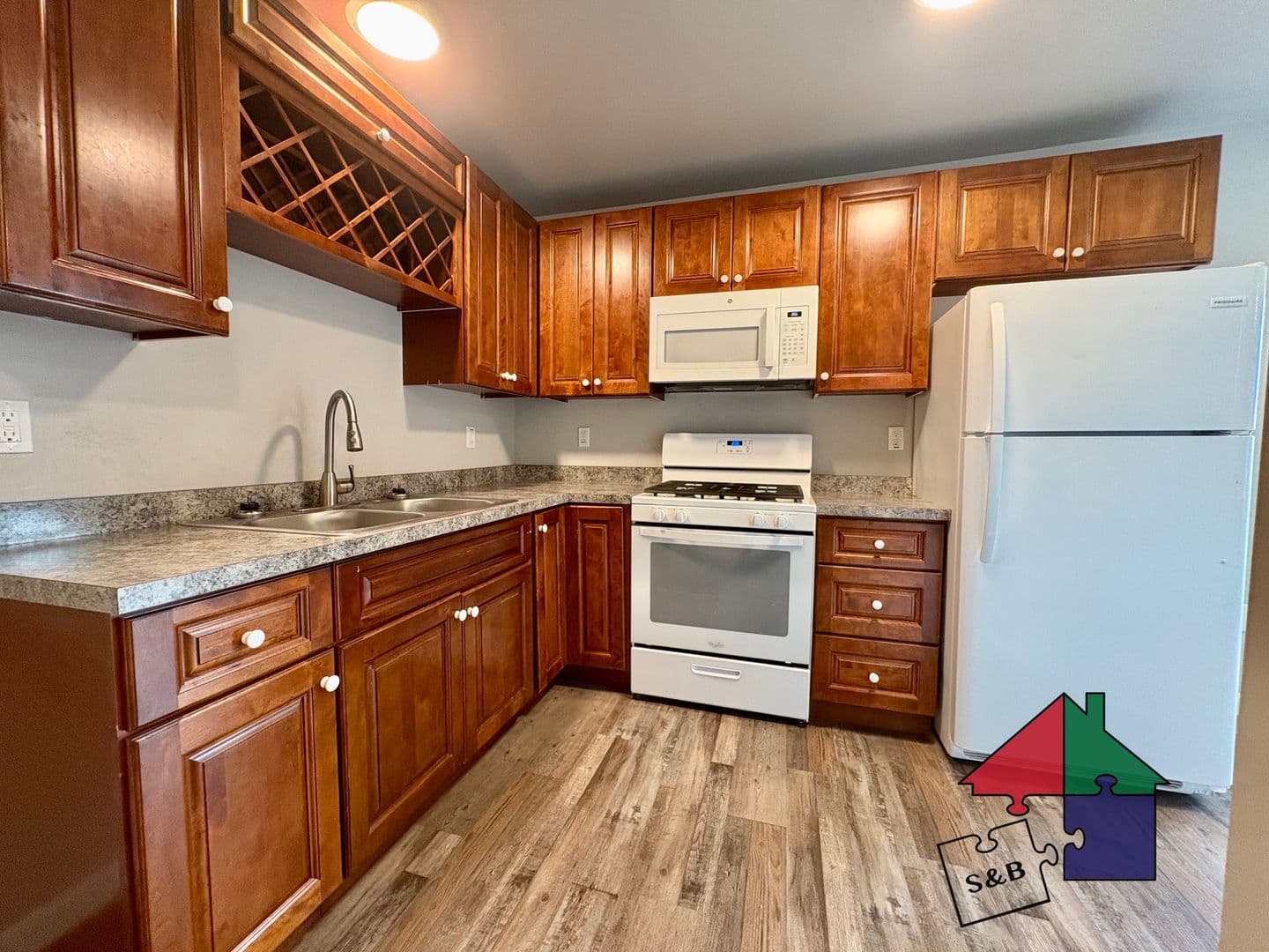 Milton Apartment: 444-452 US Rt 7 South