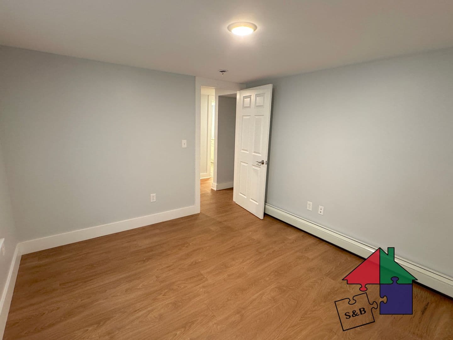 Burlington Apartment: 166 N. Winooski Ave
