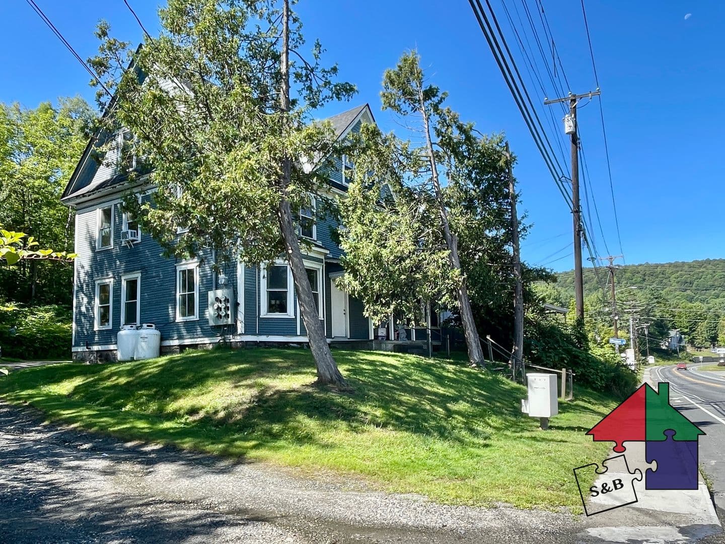 Montpelier Apartment: 125 River St