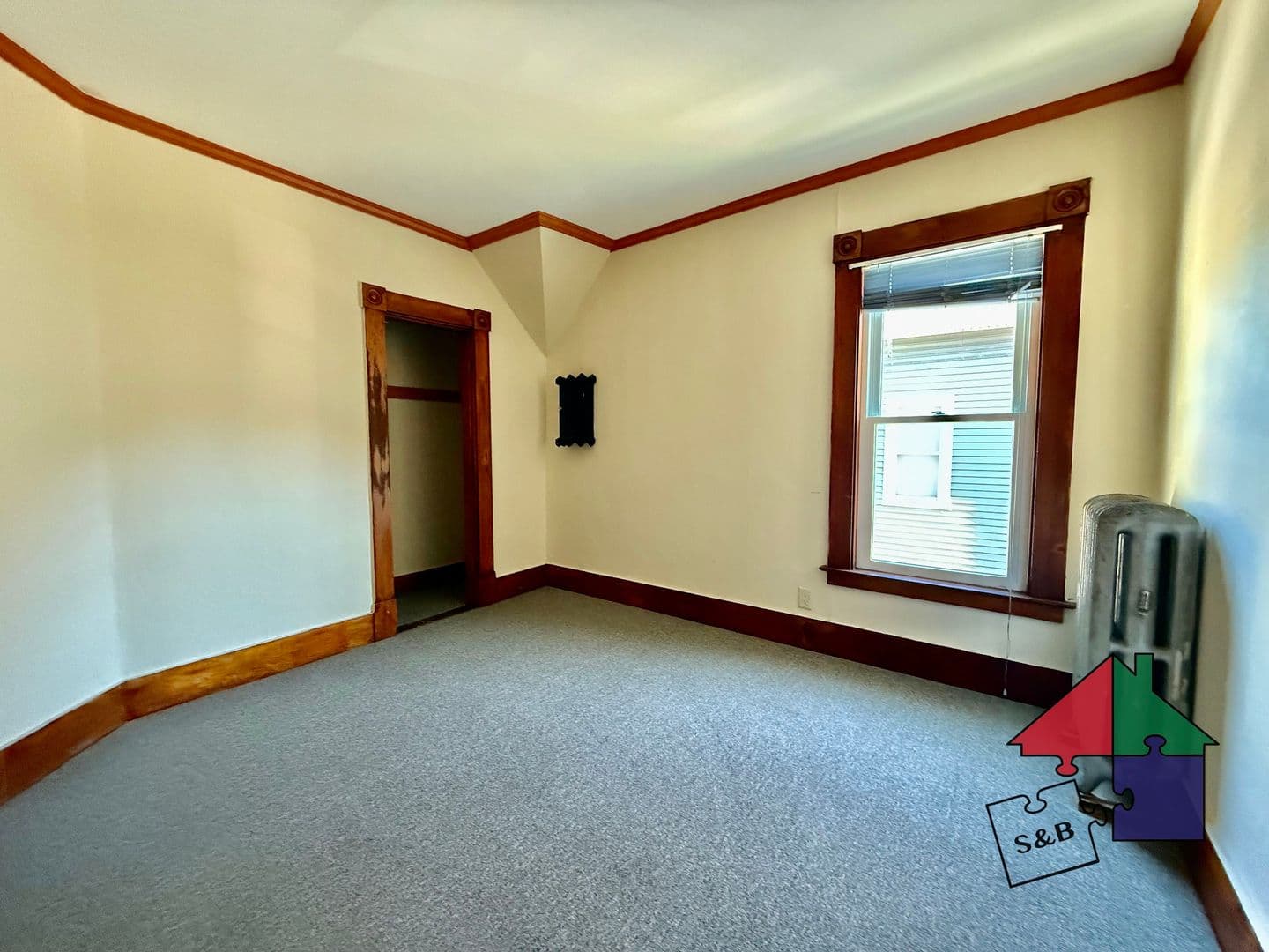 Barre Apartment: 19 College St