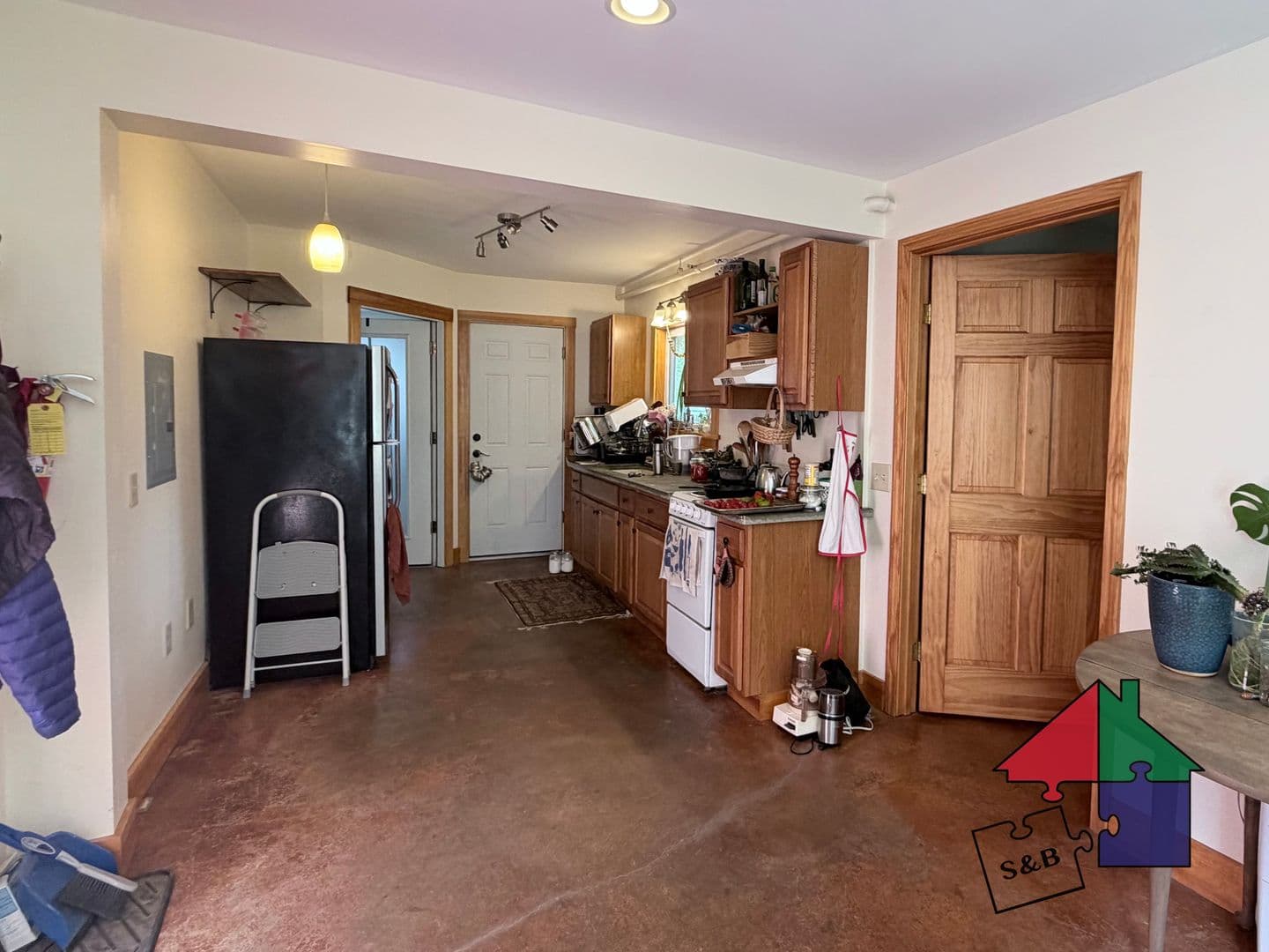 Montpelier Apartment: 7 Winter St.